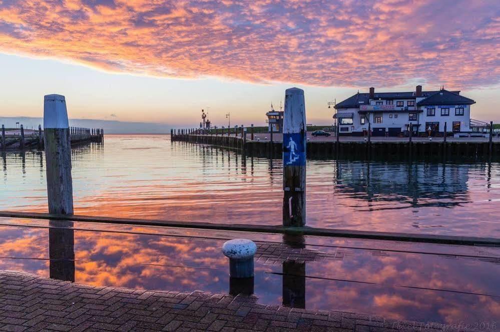 Havenhotel At Sea Texel Oudeschild ภายนอก รูปภาพ
