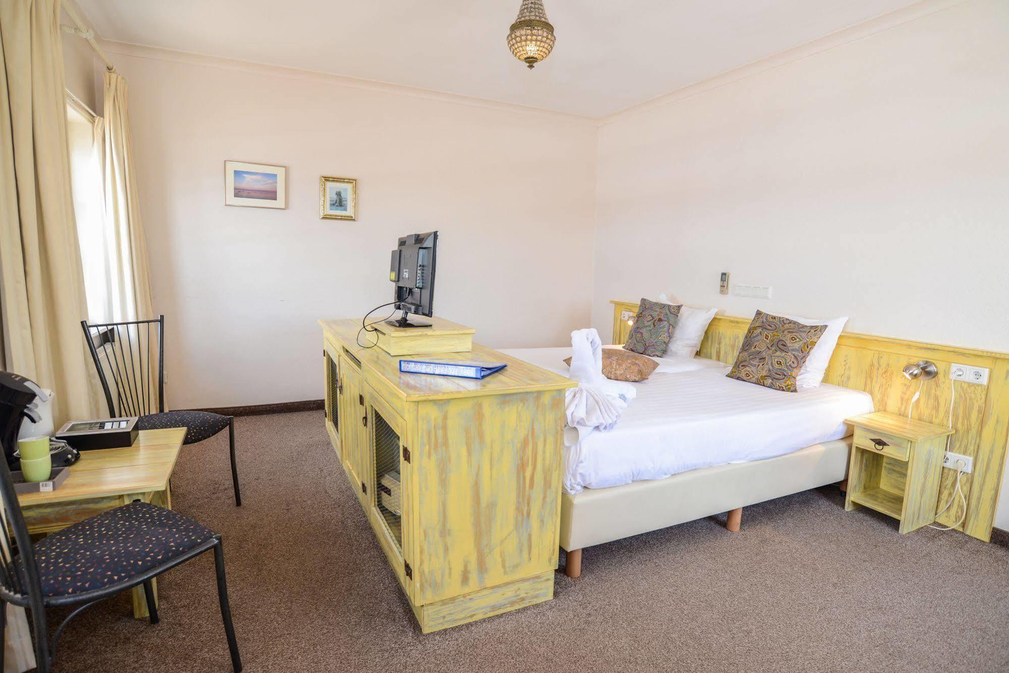 Havenhotel At Sea Texel Oudeschild ภายนอก รูปภาพ
